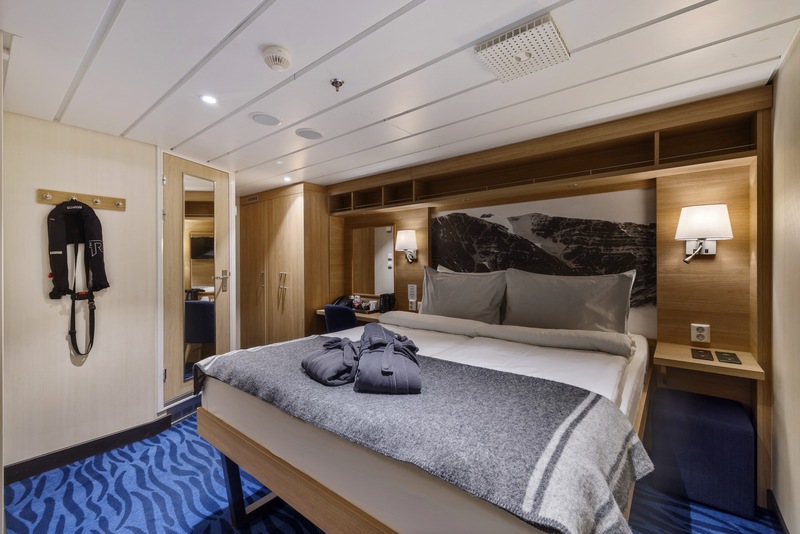 Polar Inside | Inside Cabin